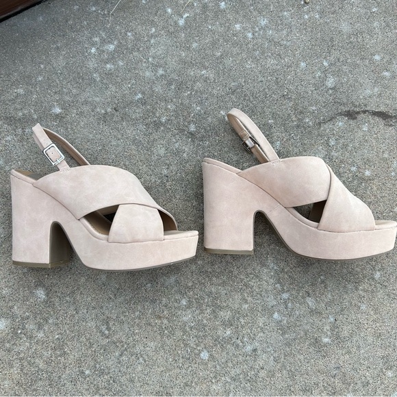 Dolce Vita Nude Suede Platform Sandals - Picture 7 of 8